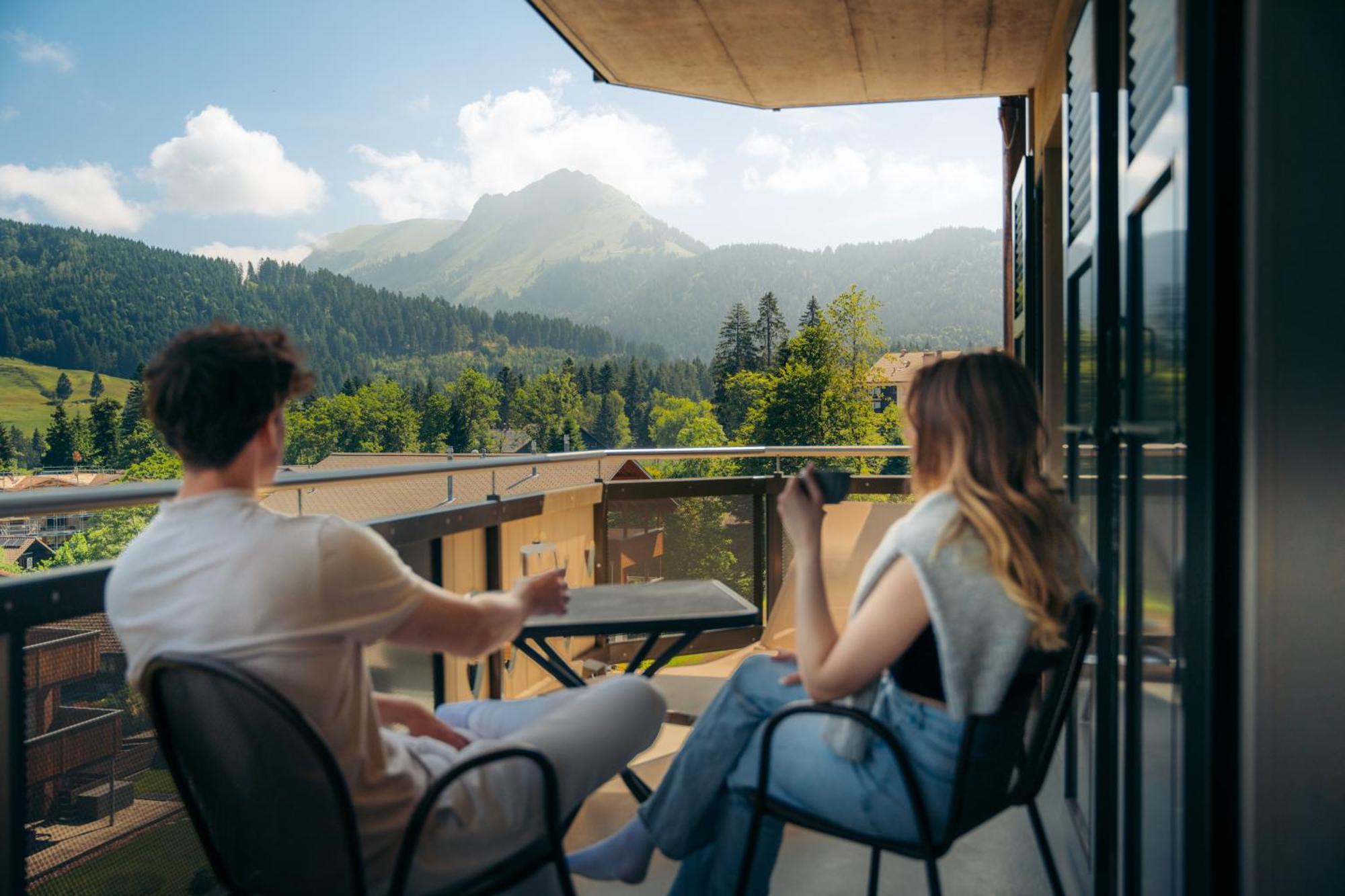 Boutique Corbetta - 60m2 - La Montagne A 5 Minutes De L'autoroute A12 Aux Paccots Sur Montreux - Nouveau Loft Familial - Profitez Du Leman Et Des Montagnes En Meme Temps 4*